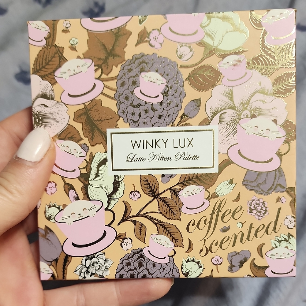 Winky Lux Eyeshadow Palette